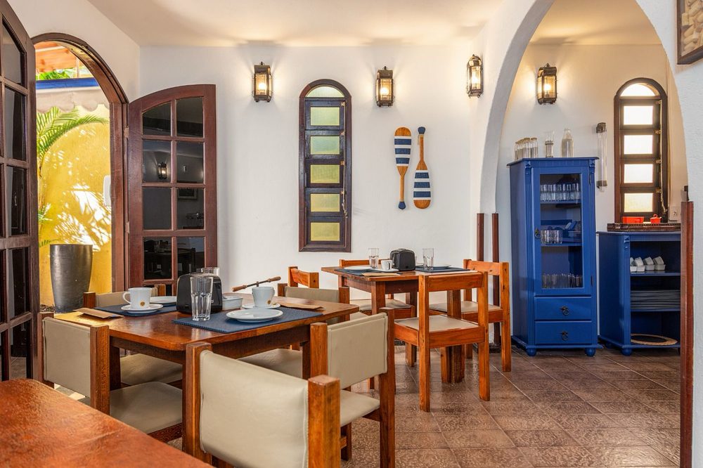 Sala do café da manhã da Pousada Via Mar Búzios